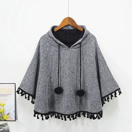 Shawls Autumn Cloak For Women Hooded Loose Tassel Retro Poncho Tops Ethnic Style Womens Shawl Fashion Bat Type Grey Capes 231013