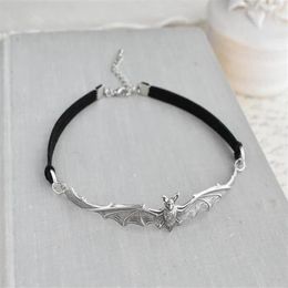 Chokers Fashion Goth Black Large Open Wing Flying Bat Collars Spooky Halloween Gift Men's And Women's Short Necklace295T
