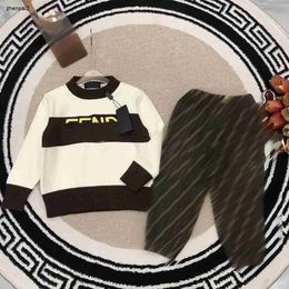 luxury baby clothes designer Tracksuits kids autumn suit Size 100-150 CM 2pcs Round neck knit sweater and letter over printed jeans Aug30