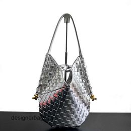 Handbag Bags Lazy Solstice Bottegaas Girl Tote Venata Design 2023 Luxury High-end Woven Bag with Classic Leather Underarm Bucket Women 4BJJ M03G