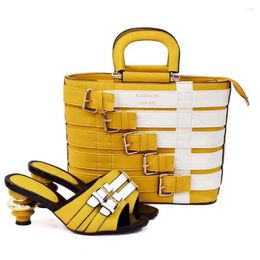 Dress Shoes Top Sale Yellow Women Match Big Handbag With Metal Decoration African Pumps And Bag Set CR662 Heel 7CM