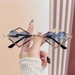 Sunglasses Love Hip Hop Men Women Small Metal Sun Glasses Vintage Irregular Sunglass Ladies Punk Eyewear Style