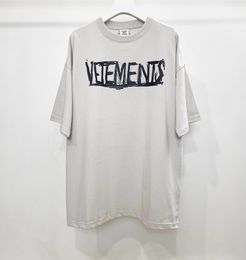 2023SS Marca de Moda Vetements Camisetas VTM Graffiti Casual Solto Fitting T-shirt de Algodão para Homens Casual Ombro T-shirt Homens Tops Hiphop