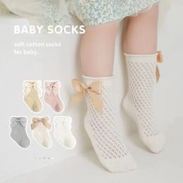 Kindersocken 4 Paar Baby-Socken für Mädchen mit großen Schleifen, atmungsaktiv, kurze Socken für geborene Mädchen, aushöhlen, Baumwolle, Prinzessinnen-Kindersocke für 0–6 Jahre, 231016