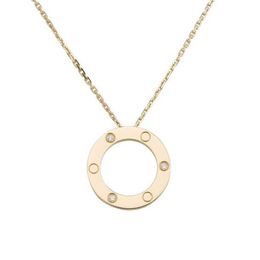 Designer Love Circle Pendant Necklace Fashion Letter Necklaces for Men and Women Valentine's Day Gift 18k Gold Plated Luxury 2754