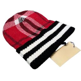 Cappelli Sciarpe Set Leopardo Uomo Beanie di marca Berretti invernali caldi Europeo americano doppio strato piegato in maglia Cappello di lana da donna 2022
