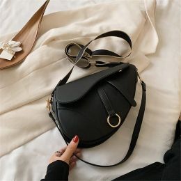Damen Freizeit Sattel Umhängetaschen Abendtaschen Pu Einfarbig Diagonal Mode Einfach Passende Dame Designer Handtaschen 36
