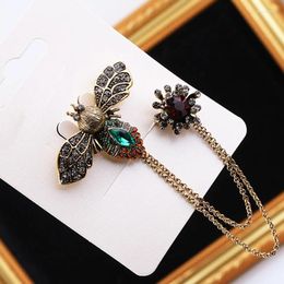 Brooches Girls Bees Brooch Chain Double Pin Buckle Retro For Cardigan Accessories