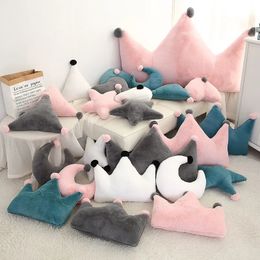 Plush Pillows Cushions Baby Plush Toy Cartoon Crown Shape Pillow Pink Cushion Gift Birthday Party Room Decoration Boy Girls Sleeping Bedding Pillows 231016