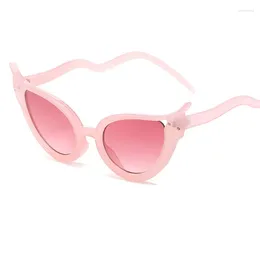 Sunglasses Oulylan Women's Fashion Cat Eye Designer Decoration Sun Glasses Ladies Ins Hip Hop Goggles Shades Mirror