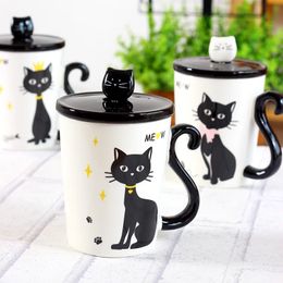 Mugs Lovely Cat Tail Handle Cup Ceramic Coffee Tea Milk Drinkware With Spoon Cover Three in One Mug Gift 231013