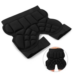 Skiing Padded Shorts Skating Hips Protector Thick Padded Cushions Compression Skating Shorts Ski Snowboard Sports Protective Mat for Boy Girls 231016