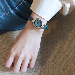 Wristwatches Korean Style Simple Chic Light Luxury Retro Art Small Strap Dial Leisure Fashion Lake Blue Quartz Watch Female