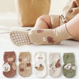 Детские носки 5 пар детских противоскользящих носков с милыми героями мультфильмов для мальчиков и девочек, мягкие хлопковые короткие детские теплые напольные милые носки, детские носки для малышей 231016