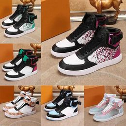 Designer casual men's shoes, high-top shoes, leather basketball shoes, casual shoes, printed deerskin brand shoes, rubber soles, black, silver and white sneakers.