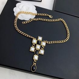 Vintage Fashion Jewelry For Women Party Europe Luxury Sweater Chain Black White Pearls Long Necklace C Stamp Gifts Chains243O
