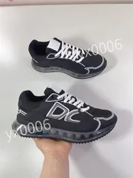 2023 Hot Luxurys Designer men's and women's trendy sports shoes, black white, thick soled shoe retro casual shes, carrying and tying shoelaces jsml230508