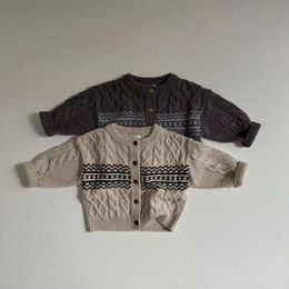 Cardigan 7288 Babykläder stickad kappa Cardigan Autumn Winter Boy's Casual tröja Fashion 0-3 år Girl's Sweater Coat 231017