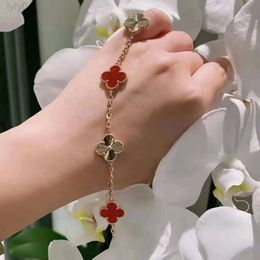 Designer Luxury Van Cleff Fanjia Four Leaf Grass Five Flower Bracelet High Version Lucky Flower Double Sided v Gold Plating 18k Rose Gold Laser Red Chalcedony