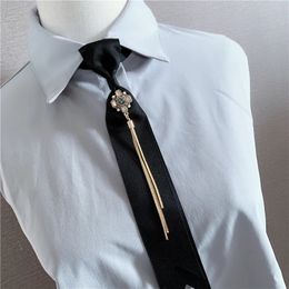 Neck Ties Luxury Women Sweater Shirt Bow Tie Cravat Girl Alloy Rhinestone Chain Elastic Band Strap Wedding Gift Necktie Chic Ribbon Bowtie 231013