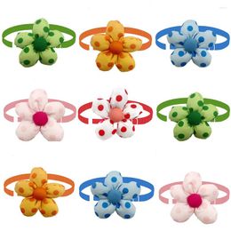Dog Apparel 50/100pcs Accessories Cute Dot Flowers Style Pet Bow Ties For Holiday Small Middle Grooming