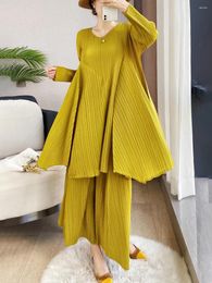 Women's Two Piece Pants Miyake Pleated Dress Sets Fall 2023 Winter High Fashion V-neck Loose Long Tops Wide Leg Women Designer Clothes