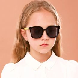 نظارة شمسية فاخرة الأطفال نظارة شمسية سيليكون مستقطب الفتاة الصبي أزياء العلامة التجارية مصمم الشمس الشمس ظلال الطفل uv400 231017