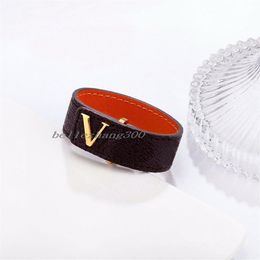 Europe America Designer Style Lady Women 18K Gold Engraved V Initials Gold Colour Hardware Print Flower Wide Leather Bracelet Bangl268j