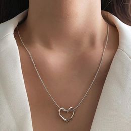 Pendant Necklaces ZOVOLI Minimalist Hollow LOVE Heart Necklace For Women Couples Fashion Creative Geometric Clavicle Chain Party Jewellery