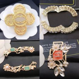 Brand Cybrooch Pin Brooches Pins Women Desinger Jewelry Crystal Pearl Gold Plated Sier Brooch Vintage Fashion Lovers Wedding Party