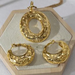 Necklace Earrings Set Elegant Dubai Golden Jewellery For Women 18 K Hollow Pattern Oval Pendant And Earring African Anniversary Wedding Gift