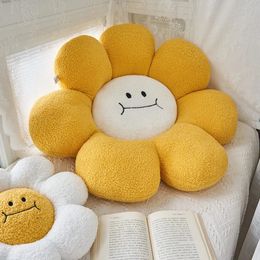 Soft Sunflower-Shaped smiley face flower pillow for Her Office and Sofa Decor - Sleeping Daisy Flower Chair Couch for Toy and Play - 231016
