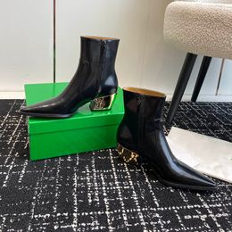 Fashion Luxury Women's Thick Heel Boots Pointed Shoes Fashion Comfortable Soft Leather Material Women's Knight Smooth Fabric