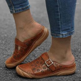 Sandals Women Comfortable Hollow Out Flowers Leather Slides Buckle Retro Style Flat For Outdoor Beach Shoes