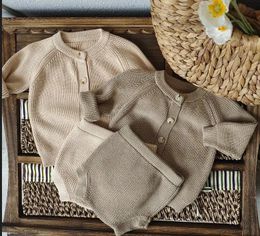 Kardigan Baby Boy Girl Ubrania Ubrania jesienne Sweter Top Top Bloomers Krótkie stroje Zestawy Koreańskie Dzieci Baby Girl Knit Sweter Sweter 231017