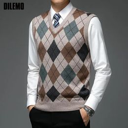 Men's Sweaters Fashion Designer Brand Argyle Pullover Diamond Sweater V Neck Knit Vest Men 6% Wool Sleeveless Autum Casual Men Clothing 231017