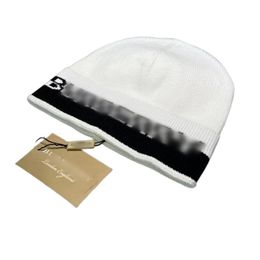 Men's and women's knitted hat Designer winter sports hats Beanie