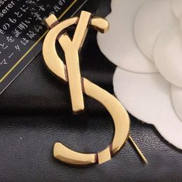Women Loves Brooch Pin Brand Letter Brooche Pins Gold Plated Designer Jewellery Brooches Wedding Party Dress Accessories Luxury Gift