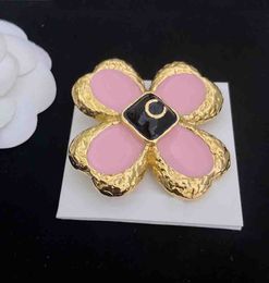 2023 Luxury quality charm brooch with pink Colour and black deisgn in 18k gold plated have stamp box PS4686A