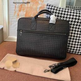 2023 New Bottegaaveneta 40cm Leather Men's Briefcase Business Bag Cowhide File Bag Handbag Large Capacity Messenger Bag Computer Bag