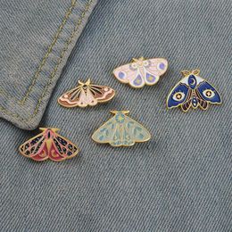 Women Insect Series Clothes Brooches Butterfly Moth Model Drop Oil Pins European Alloy Moon Eye Enamel Cowboy Backpack Badge Jewel268N