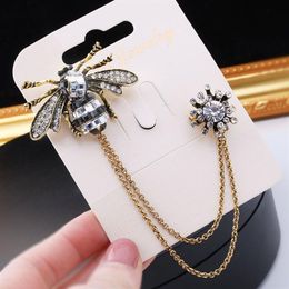 Designer Cute Bee Brooches Pins Jewelry Animal Shapes Crystal Green Enamel Brooch Pins For Women Men's Suit Collar 2203085D264g