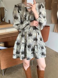 Casual Dresses Alien Kitty Close Waist Mini Dress Women Floral Chic Elegant V-Neck Autumn Full Sleeve 2023 Daily Slim Ruffles Sweet Gentle