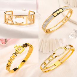 Gold Plated Silver Stainless Steel Bangle Famous Women Brand Letter Bracelets Designer Jewelry Bezel Setting Crystal Bracelet Lovers Jewelry Holiday Gift