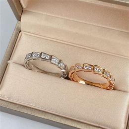 Luxury Womens Designer Ring Fashion Rings For Women Top Quality Classic Snake Shaped Diamond Ring Luxury Designer Jewerly Annivers165e