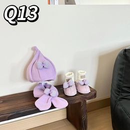 2023 LDFIUGG Designer brand baby hat scarf small shoes three-piece baby cartoon cute suit cashmere hat scarf 01