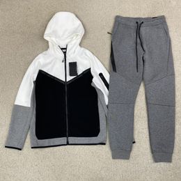 Tracksuit Tech Feece Red Jackets Tracksuits sweat suits Design thick sweatsuits For man woman sports Pant jogger Trousers Bottoms techfleece Man Joggers