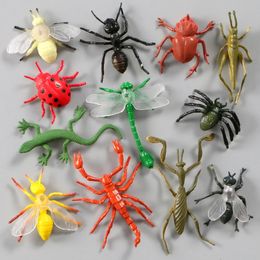 Decorative Objects Figurines 12PCSset Insect model Figures toys plastic Simulation Spider Cockroach Beetle set For kid Educational PVC 231017