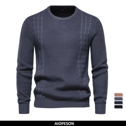2023 New Warm Men's Pullovers Sweater for Fall and Winter with Solid Colour and Soft Material Casual Classic Sweater