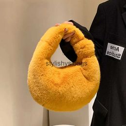 Shoulder Bags Bags Fur Women's Small Moon Bag Luxury Warm Plus Wrist Bags Women Fasion Furry Sort Cute Ladies Coin Pursesstylishyslbags